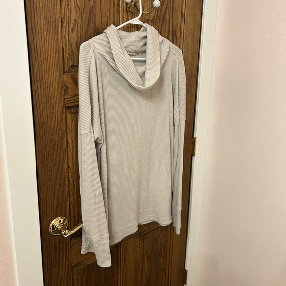 Free People We The Free Cream Juicy Ribbed Open Back Cowl Sweater Large NWOT - Picture 4 of 12